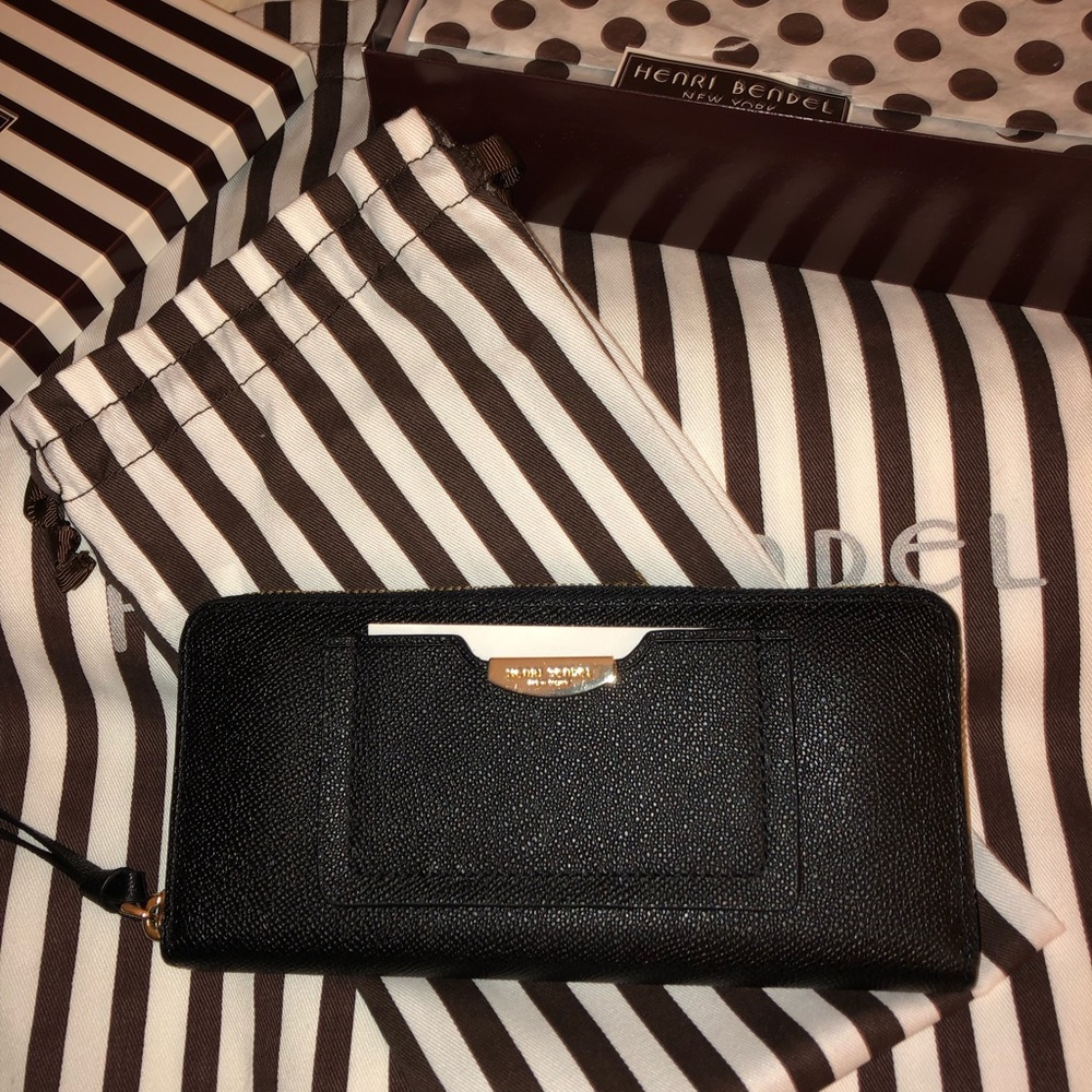 Henri bendel wallet